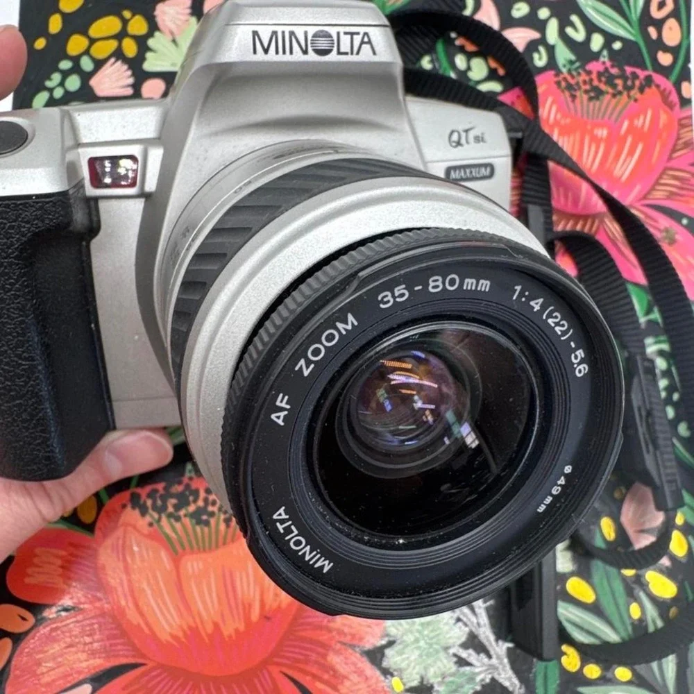 Minolta Maxxum QTsi 35mm Film SLR Camera – SLR Camera